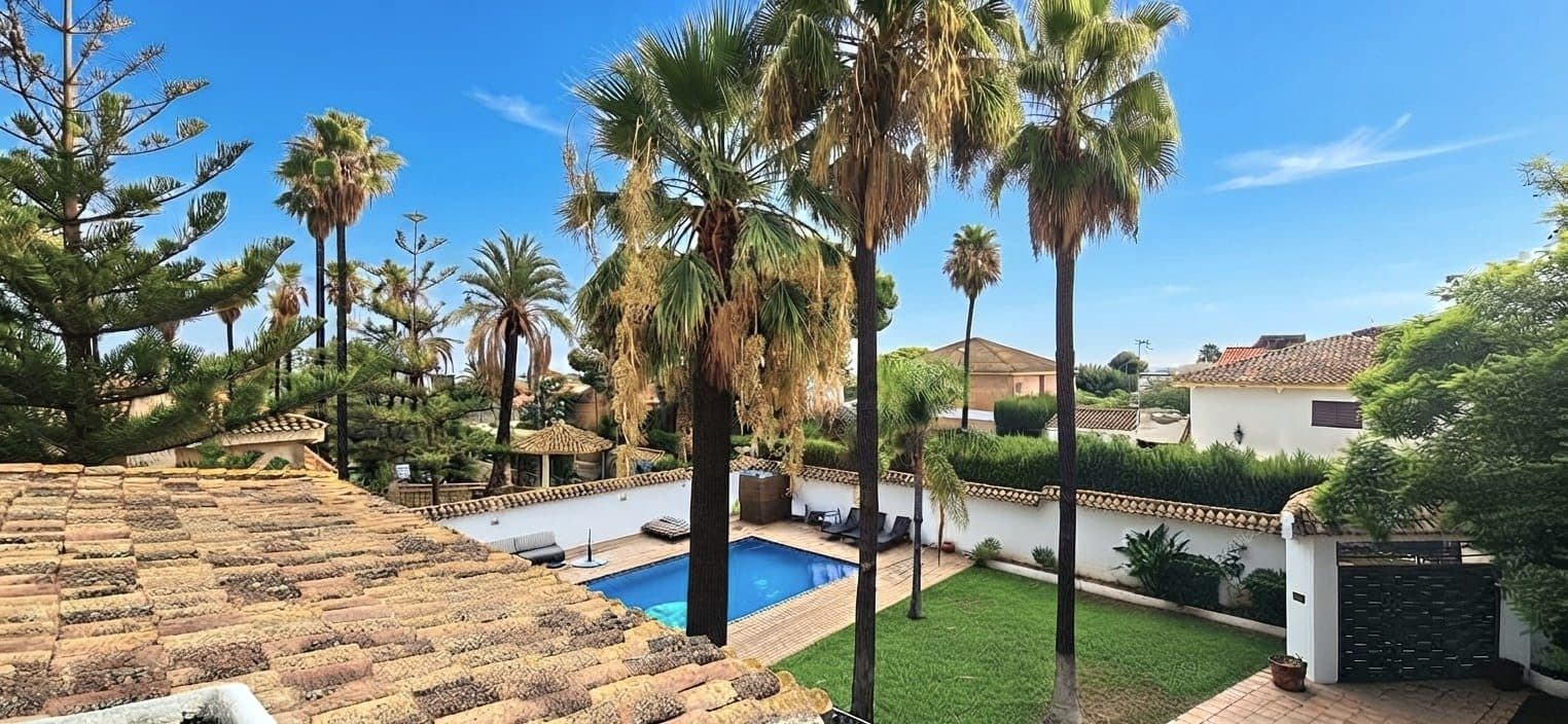 Chalet de 531 m² con Piscina y Parcela de 1.095 m² en Náquera 6