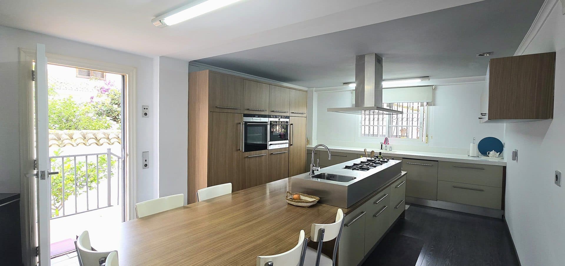 Chalet de 531 m² con Piscina y Parcela de 1.095 m² en Náquera 13
